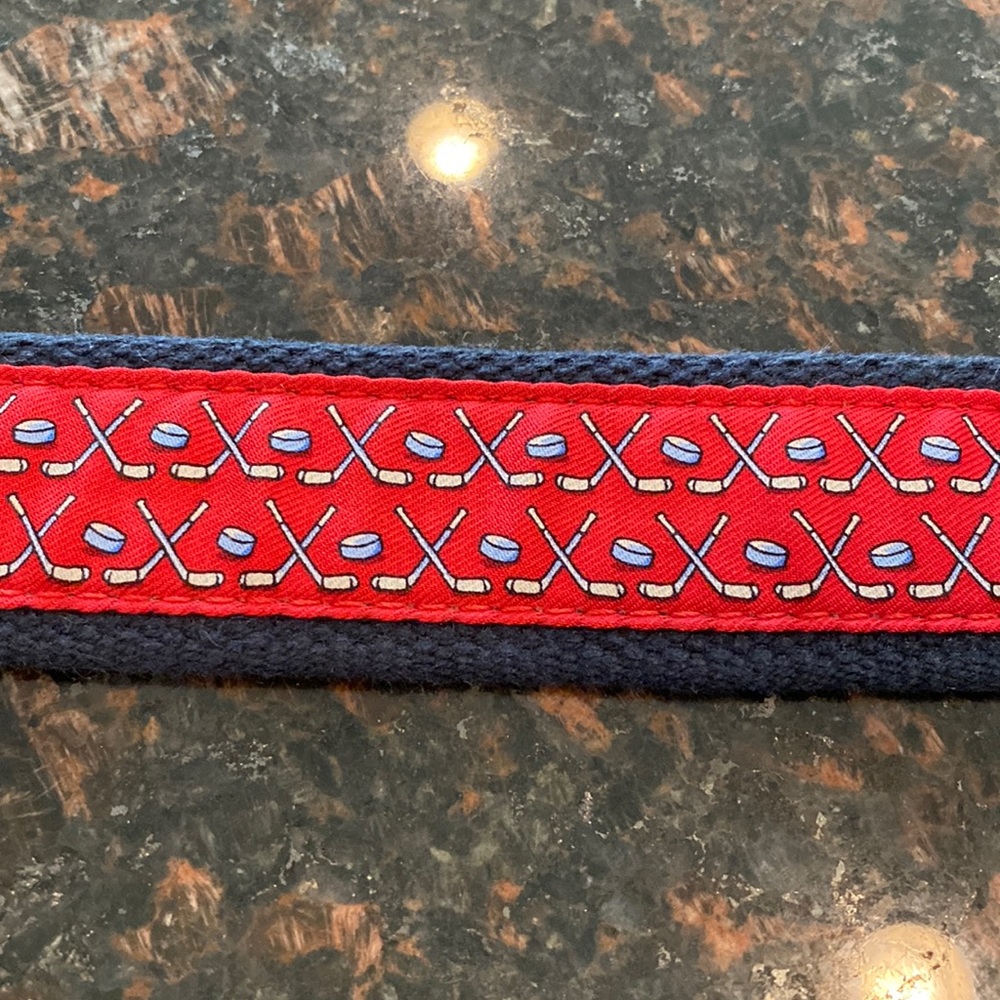 Vineyard Vines Mens Hockey Belt - 34 inch belt